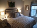 2nd Guest bedroom with queen bed